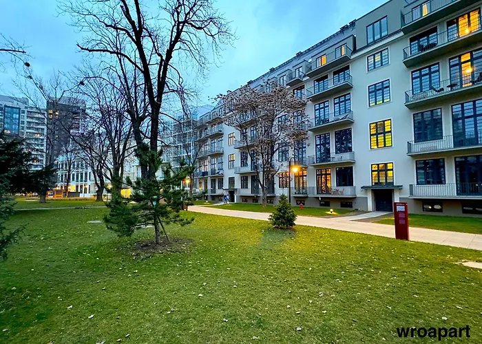 Staromiejski Bulwar By The River - Jana Pawla Ii *