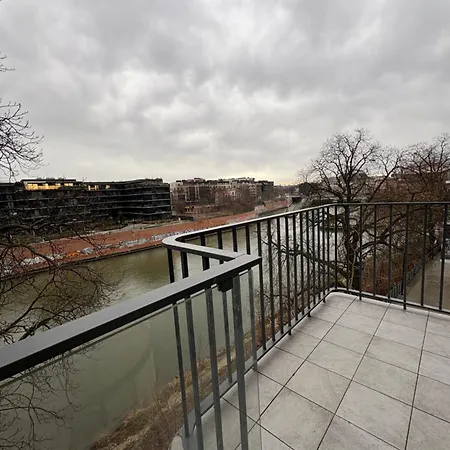 Staromiejski Bulwar By The River - Jana Pawla Ii ヴロツワフ