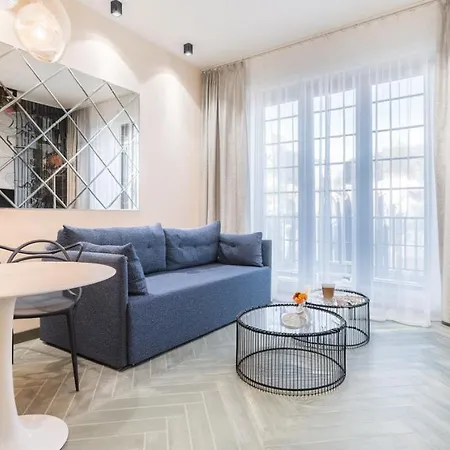 Staromiejski Bulwar By The River - Jana Pawla Ii